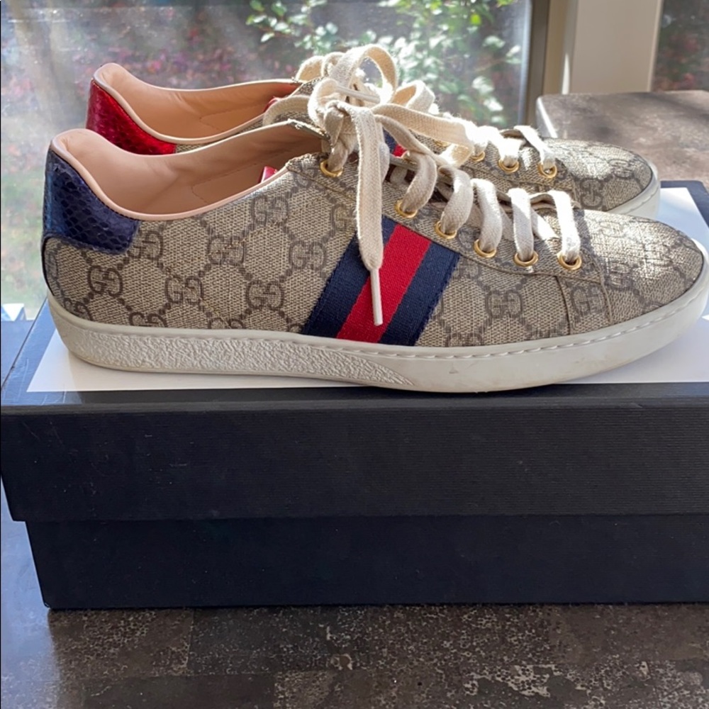 Gucci GG Supreme Sneakers - Picture 6 of 6